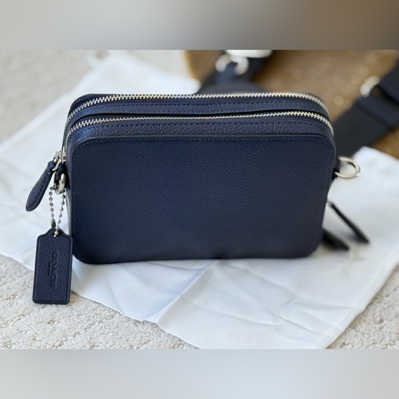 Charter Crossbody Bag 19 With Coach Graphic - Picture 11 of 15